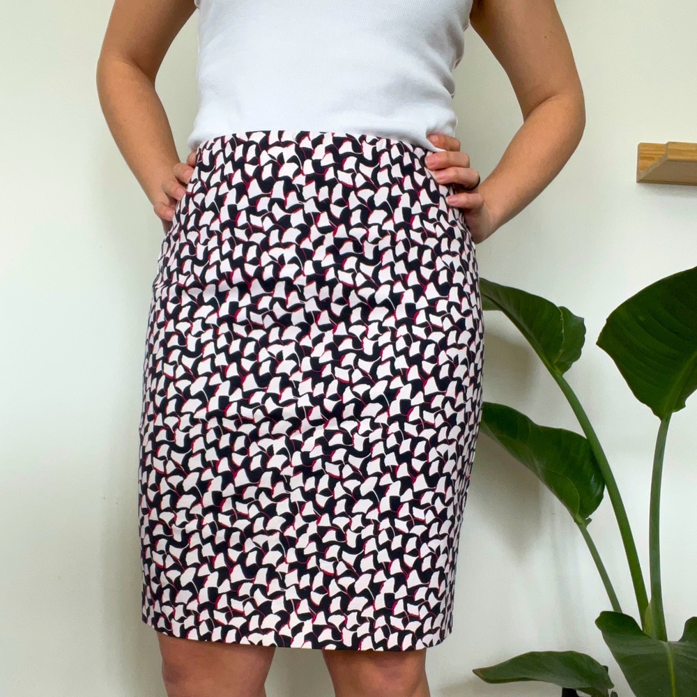 🌻2 for $12 🌻 Ann Taylor Patterned Pencil Skirt